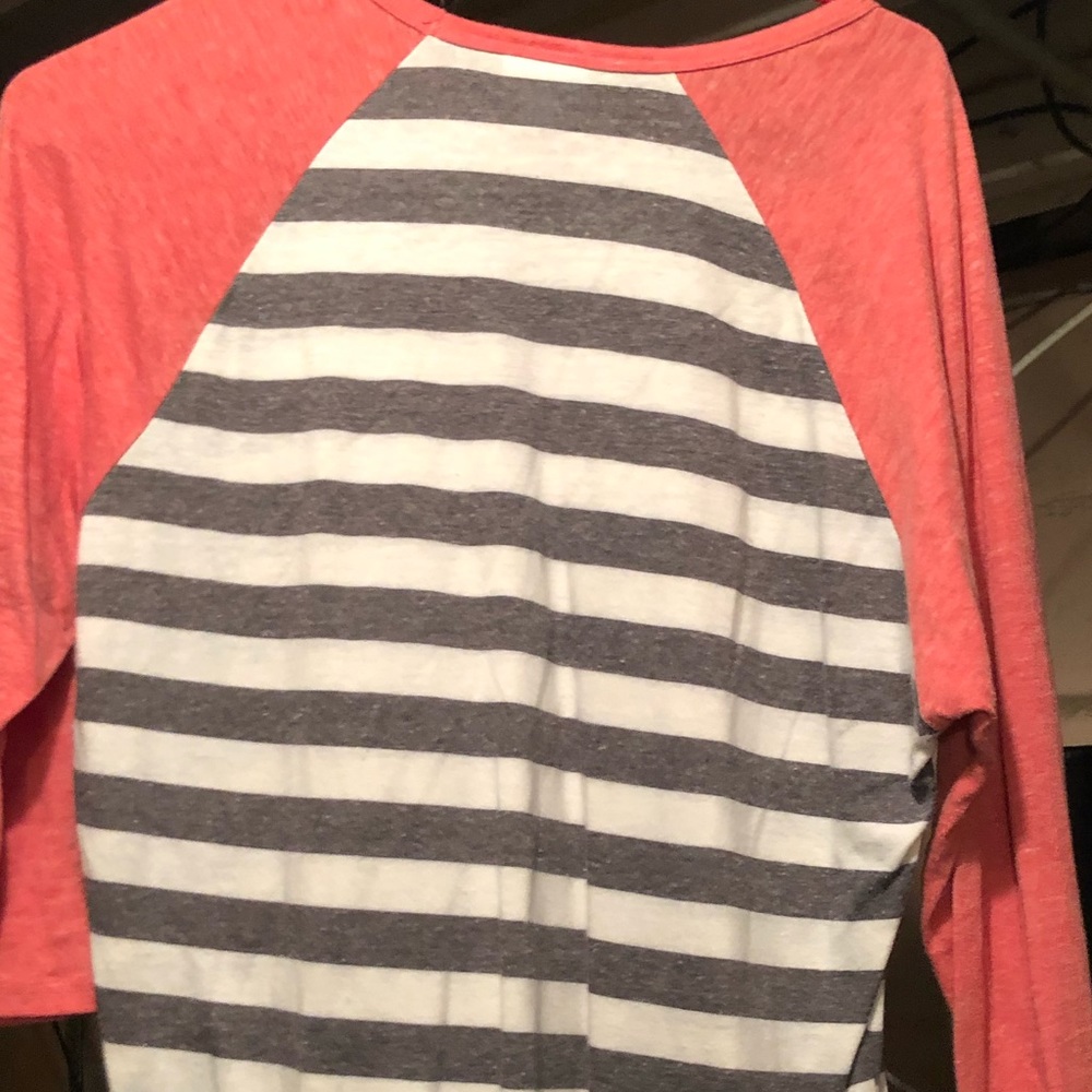 Lularoe Randy Tee - Picture 3 of 3